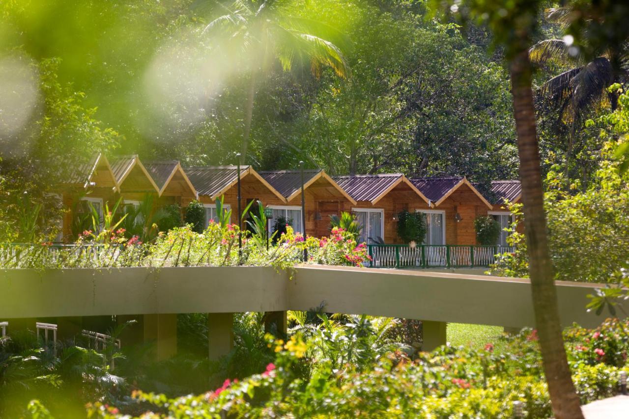 Stone Wood Premier Hotel 3*