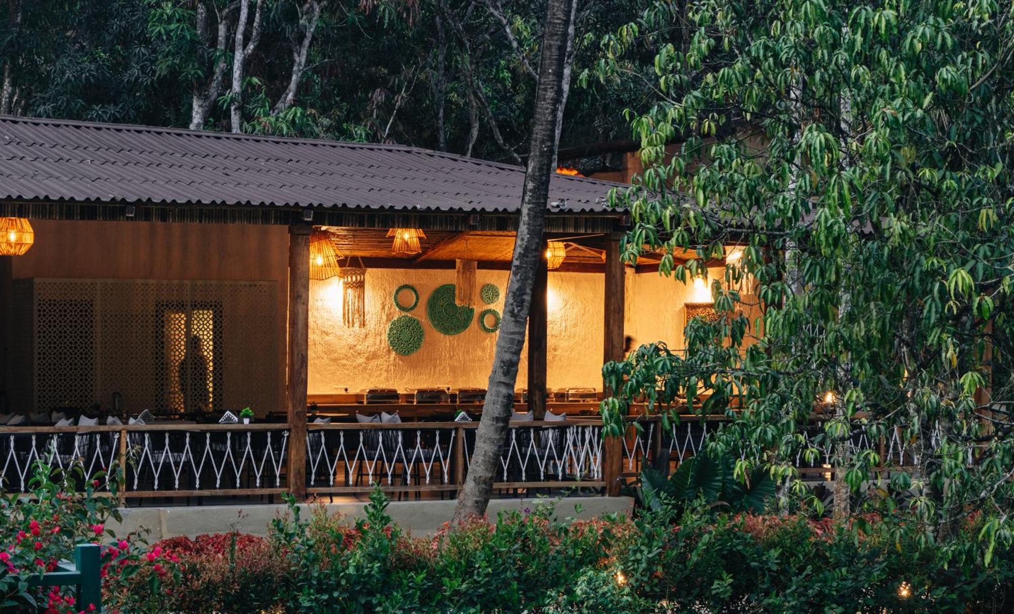 Hotel Stone Wood Premier