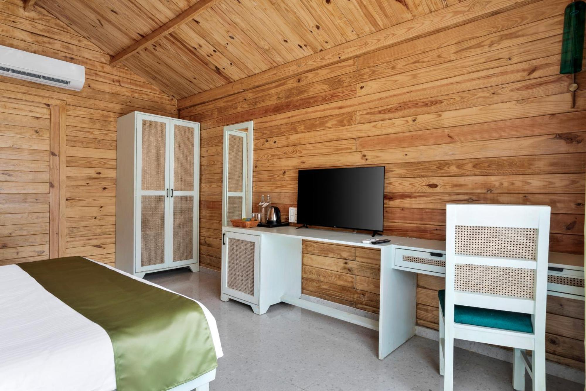 Stone Wood Premier Hotel