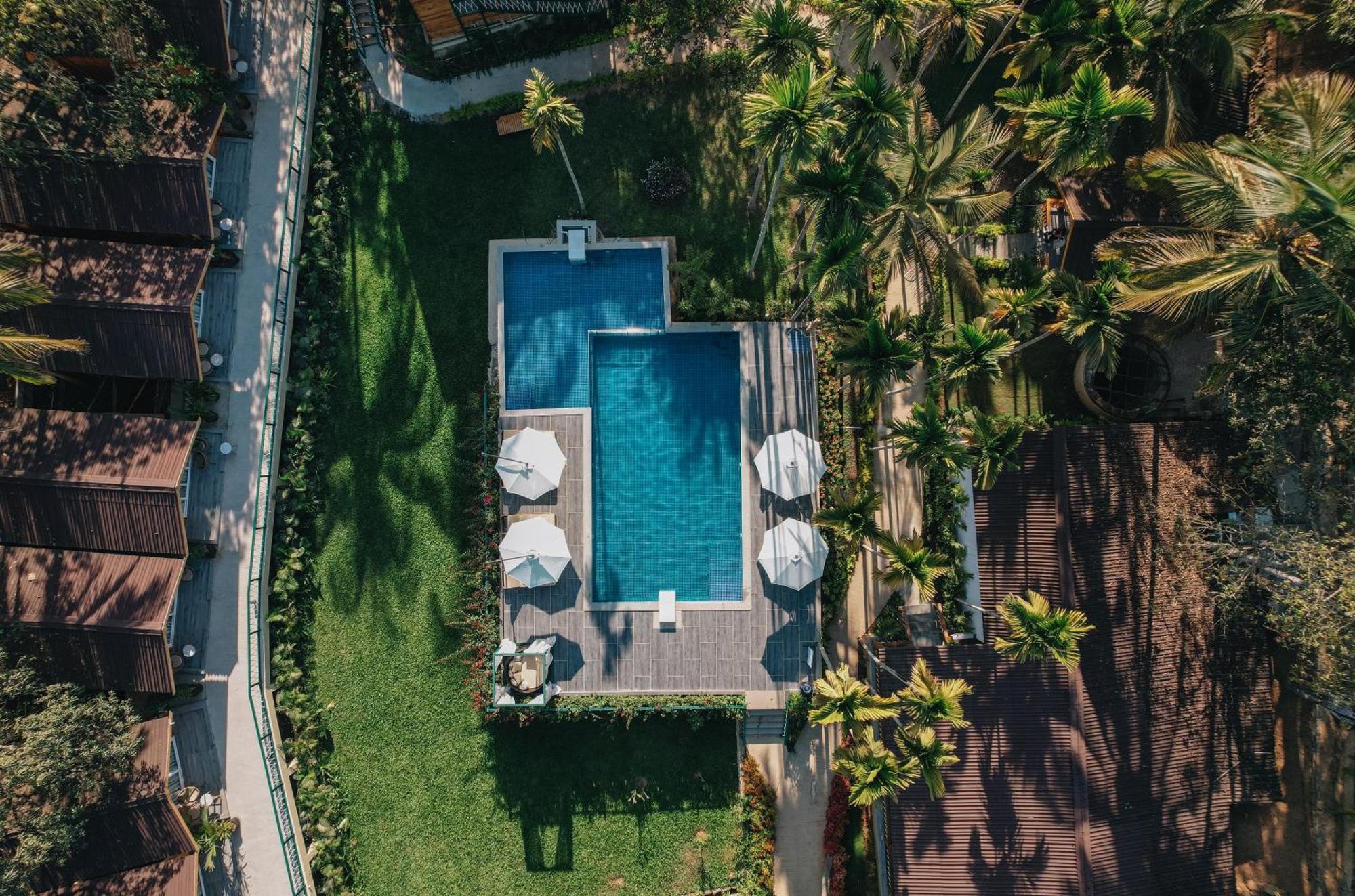 Hotel Stone Wood Premier